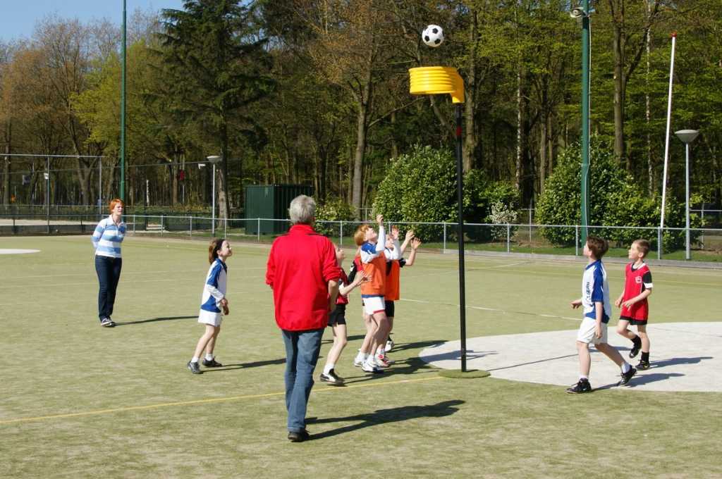 Korfbal E2  17 april 2010 -14.JPG